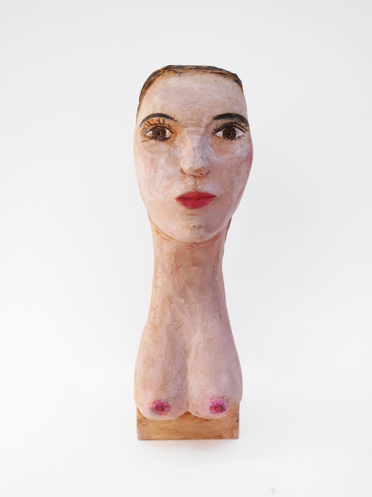 Buste de jeune femme