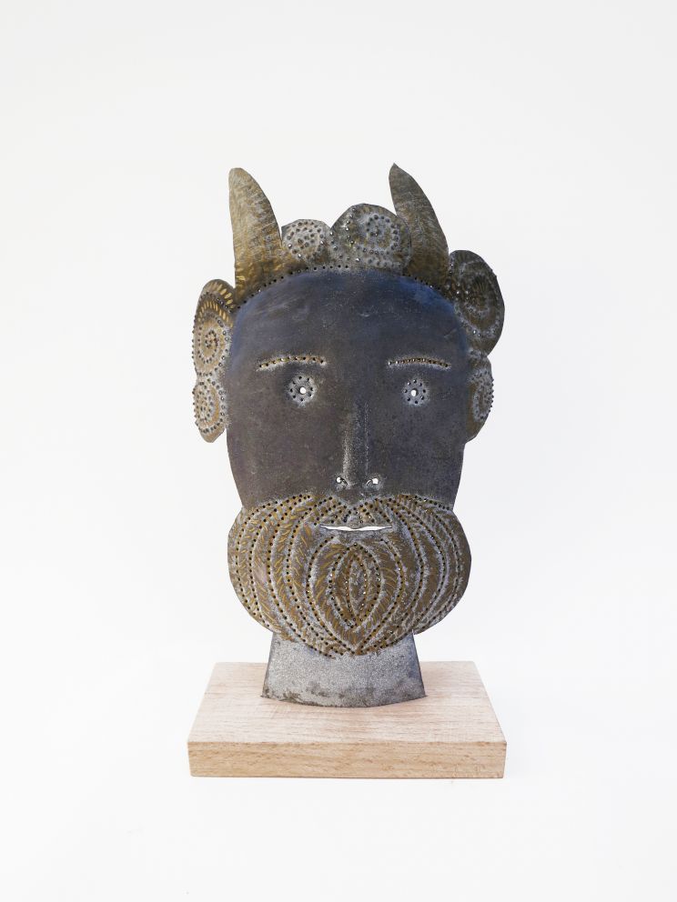Faune gaulois avec barbe doree